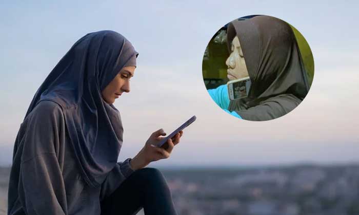 Ponsel Diselipkan di Balik Jilbab